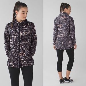 Size 4 Lululemon packable vented running jacket with hood